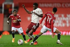 电讯报：格林伍德被捕后曼联立即停赛，阿森纳却让托马斯踢了3年