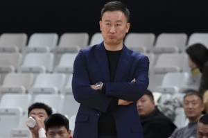 刘维伟：内线国内球员加起来只有2分，没给法尔造成任何难度