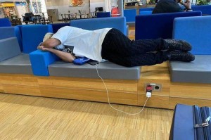 大众娱乐彩票app下载-国足负责人：洛国富航班临时取消 理解情绪+抱歉