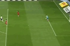 大众娱乐彩票app下载-穆勒助攻戴帽却空门不进，锋狂拜仁防线稍显托大